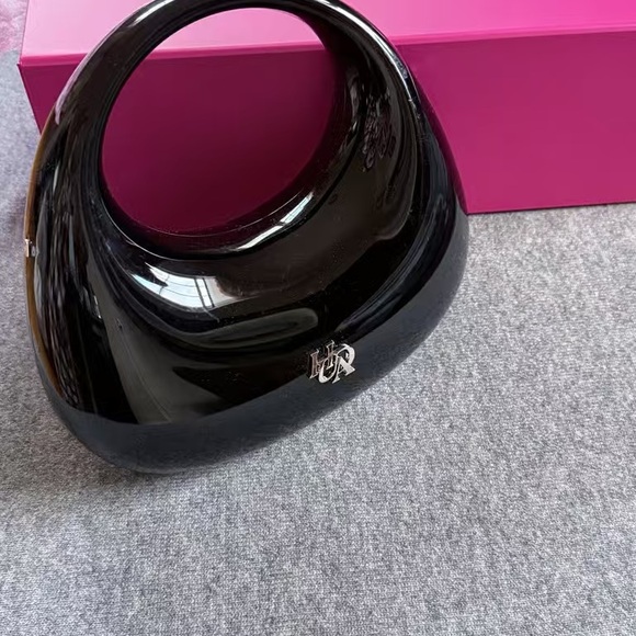 HUDA BEAUTY Easy Bake Set with Black and Pink Accents - Picture 3 of 9